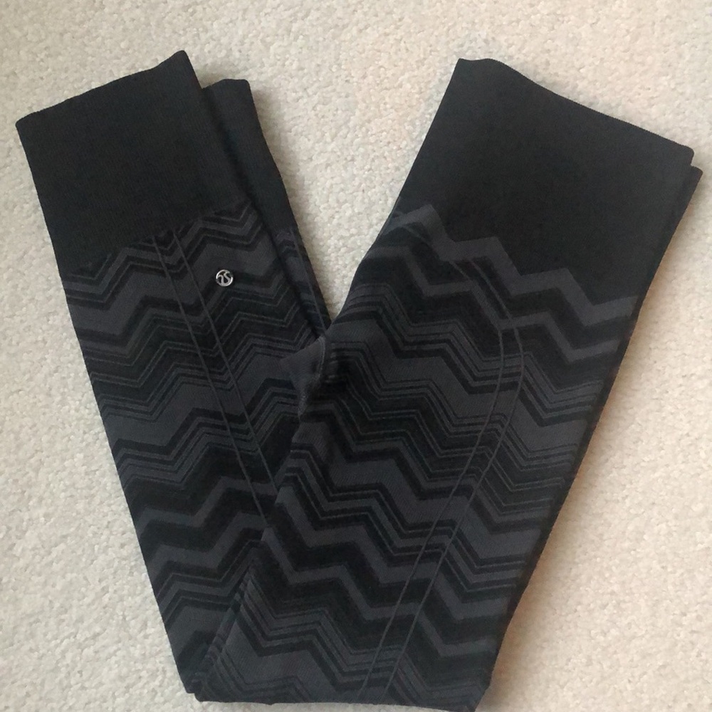 Lululemon Ebb To Street Pant in Heathered Deep Coal, Lower/Medium-Rise, Size 6 - Picture 2 of 13